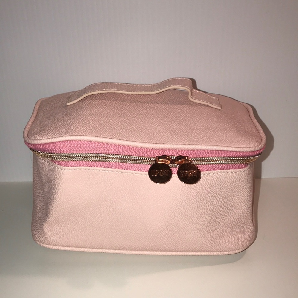 Ipsy pink cosmetics case NEW